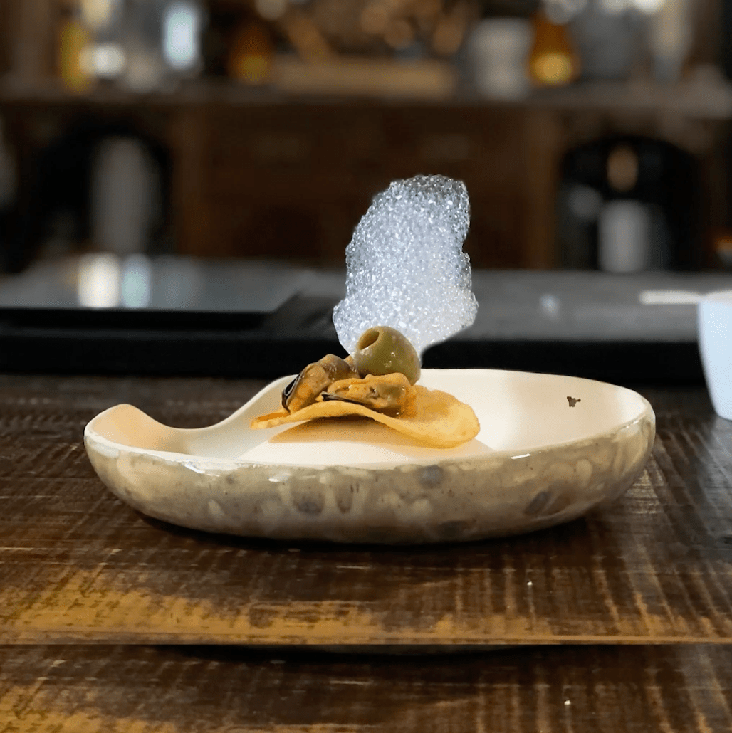 L'APERITIVO / Mussles with Vermuth Cloud - Plat Institute