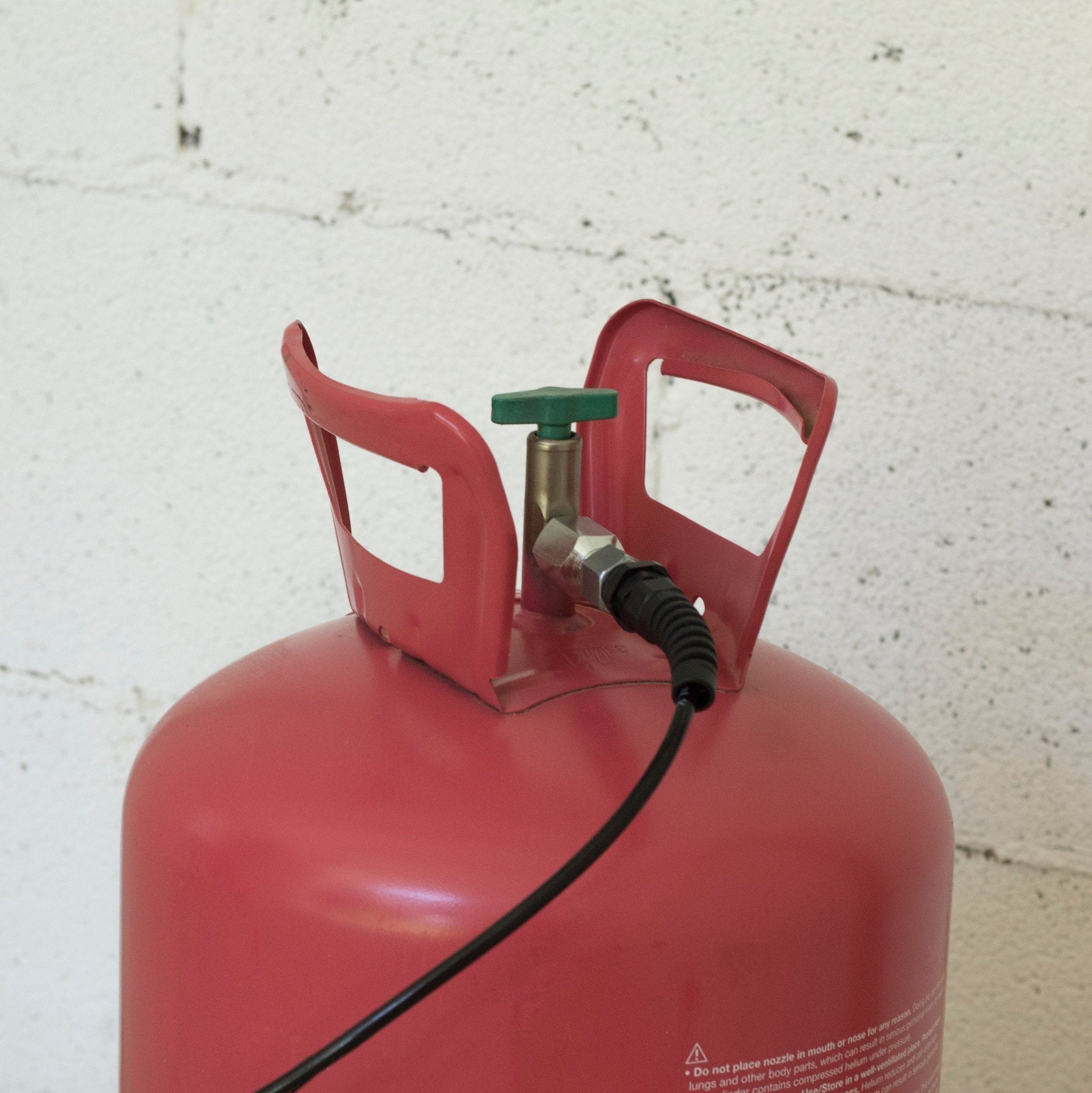 VOM disposable helium connection accessory for edible clouds